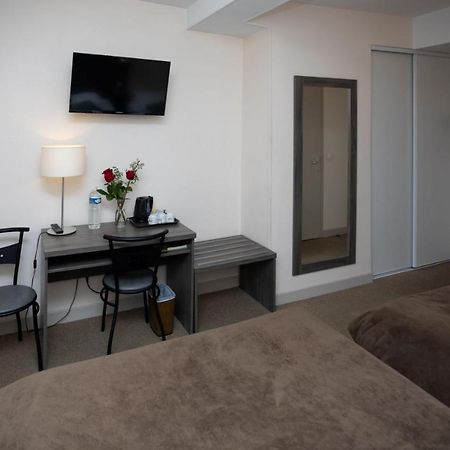 Logis-Hotel & Restaurant Le Carnot Болбек Екстериор снимка