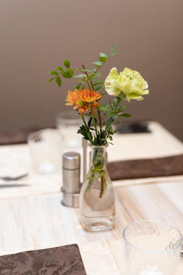Logis-Hotel & Restaurant Le Carnot Болбек Екстериор снимка