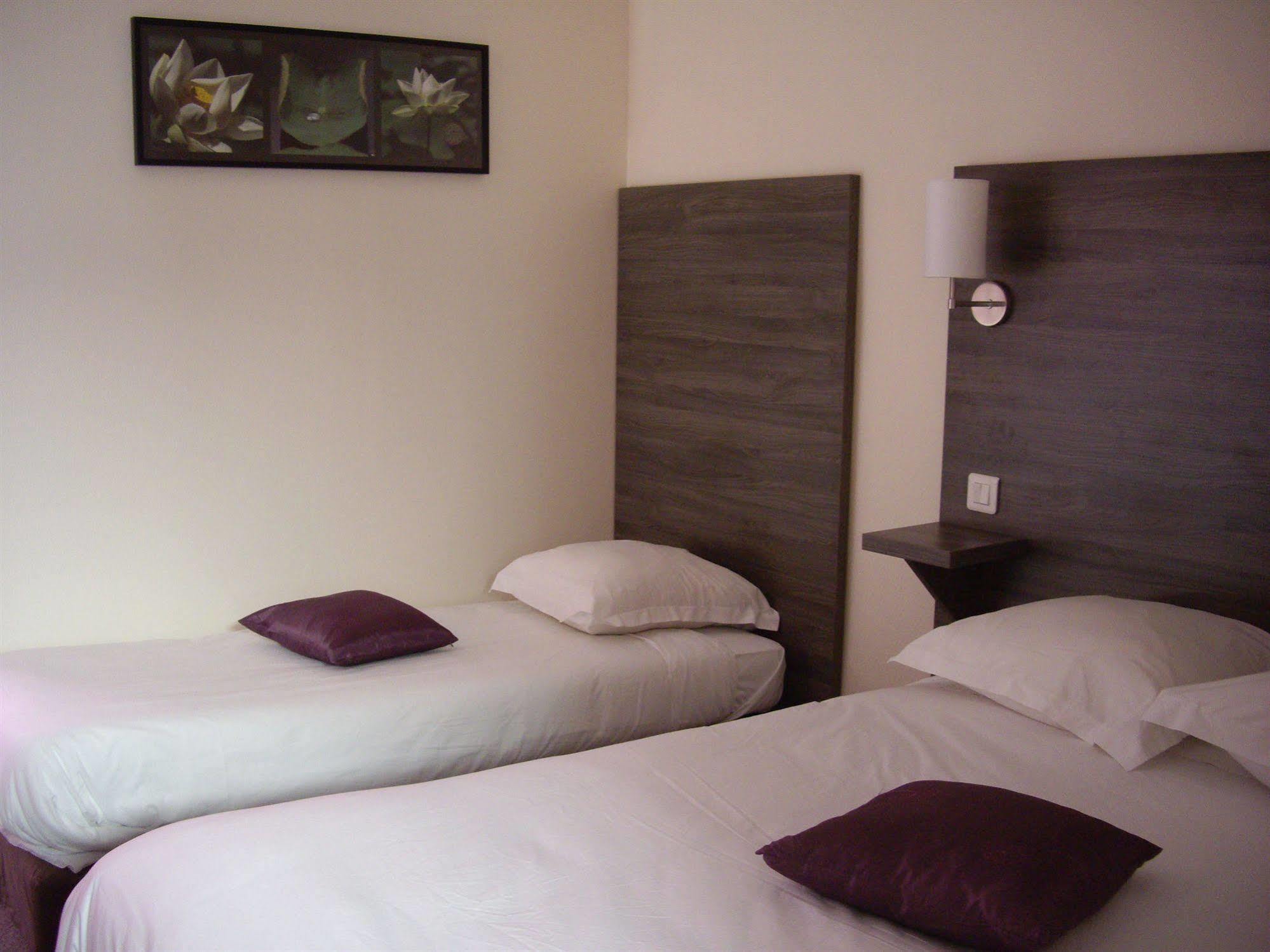 Logis-Hotel & Restaurant Le Carnot Болбек Екстериор снимка